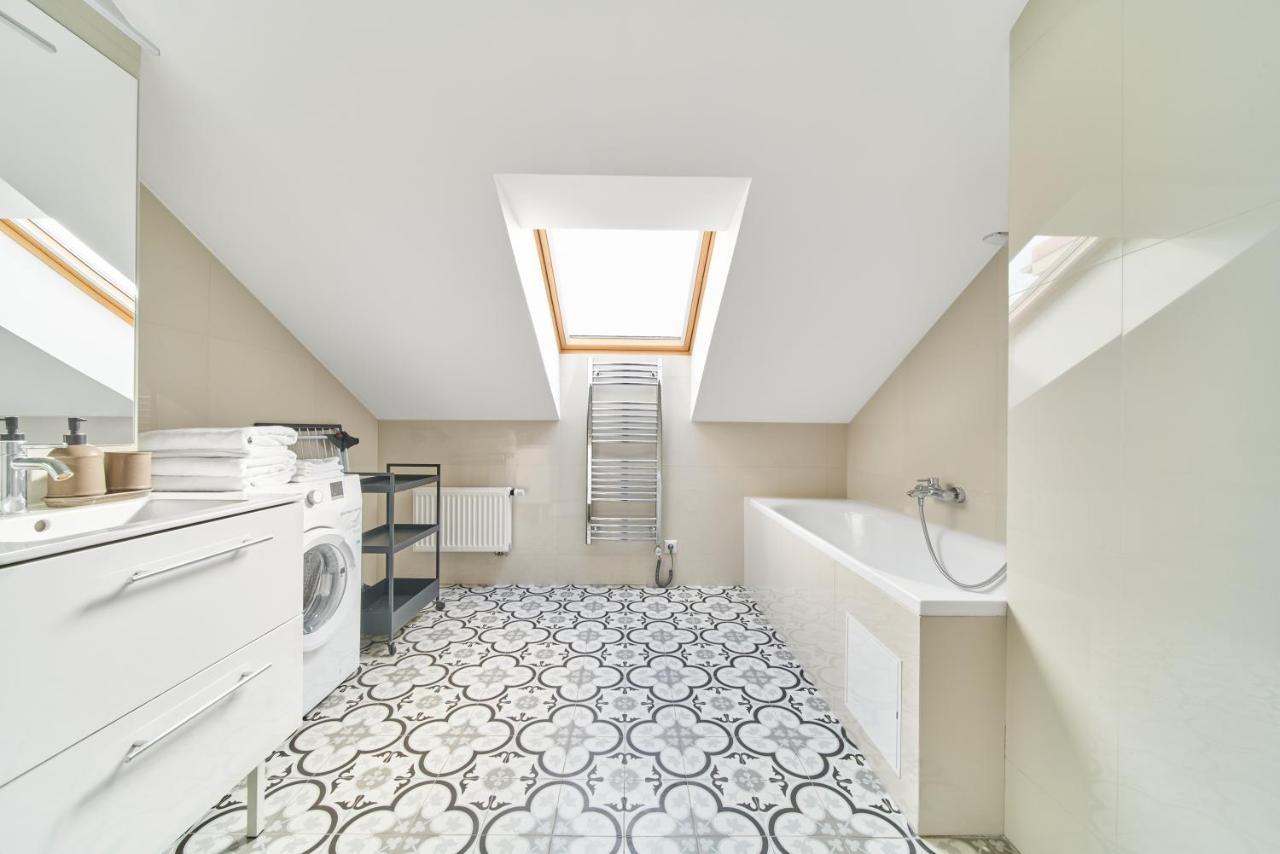Modern Two-Bedroom Apartment, Vilnius City Centre Экстерьер фото